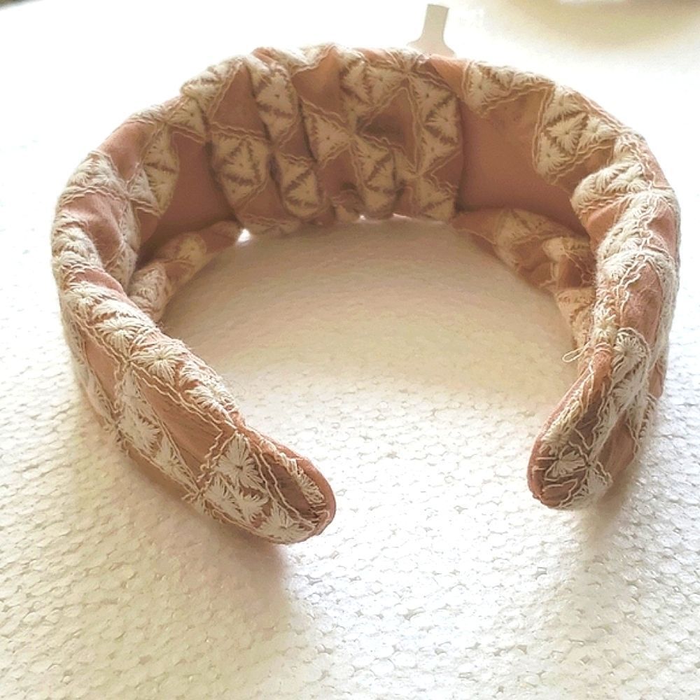 Anthropologie Everly Triangle Top Knot Headband Peach White NEW Tags - Picture 3 of 6